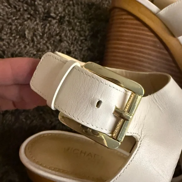 Elegant cream color Wedge Sandals - Picture 3 of 5